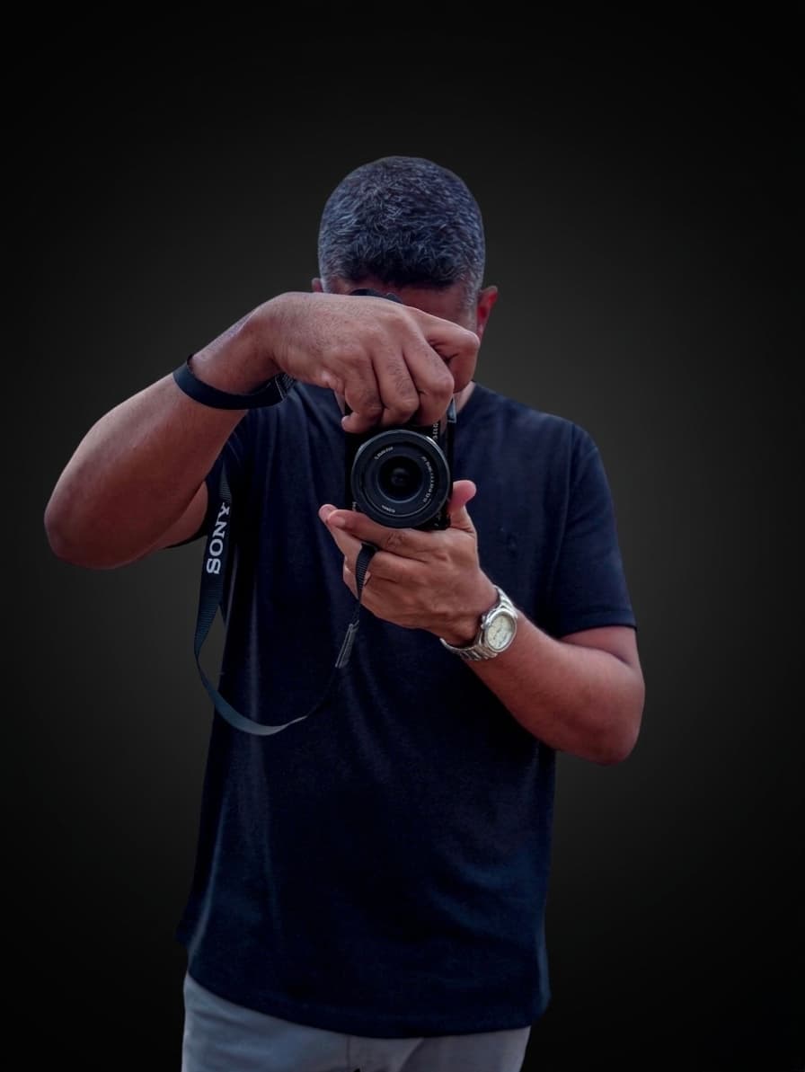 Raphael Correa - Apex Films